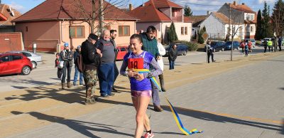 Lucia Janečková z Nových Zámkov, obliekajúca dres BMSC, si na polovičnej trati tridsiatich žien zapísala s dostatočným náskokom ďalší bežecký triumf.