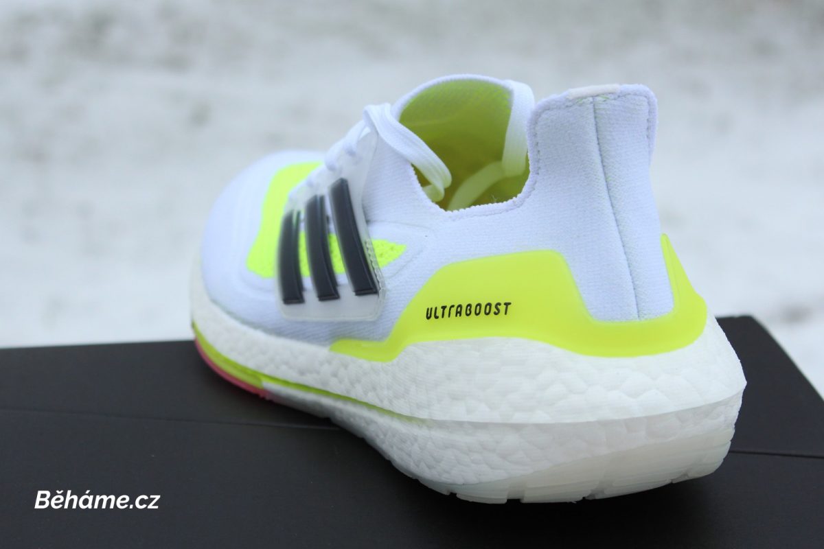 pánské běžecké boty adidas ultraboost 21 recenze